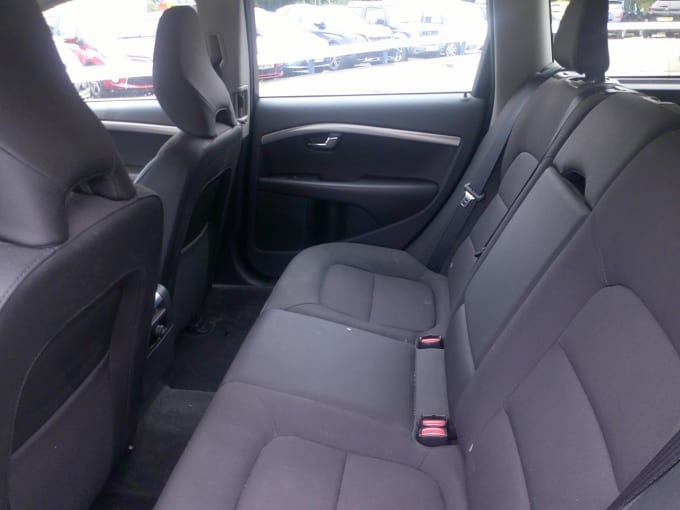 2025 Volvo V70