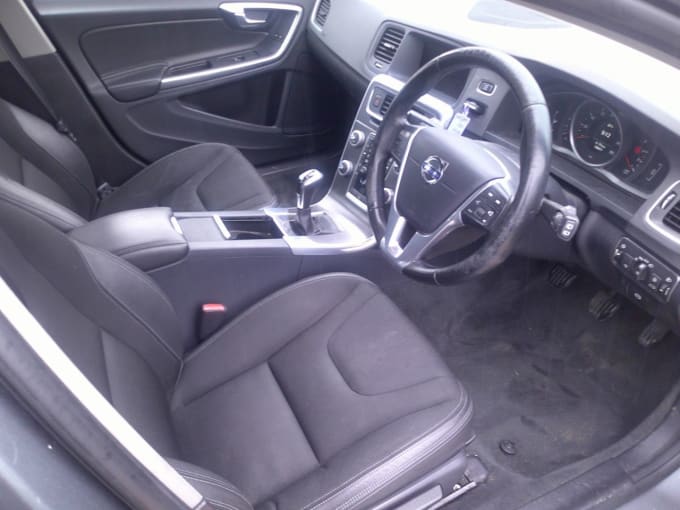 2025 Volvo V60
