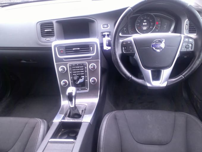 2025 Volvo V60