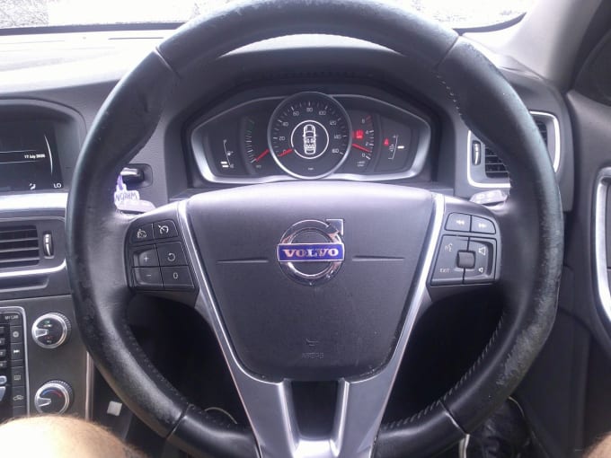2025 Volvo V60