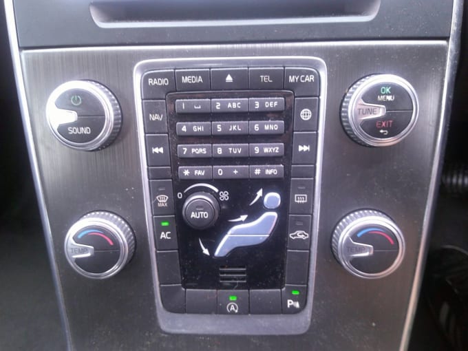 2025 Volvo V60