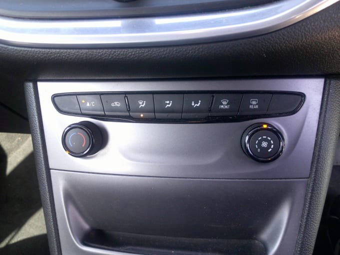 2025 Vauxhall Astra