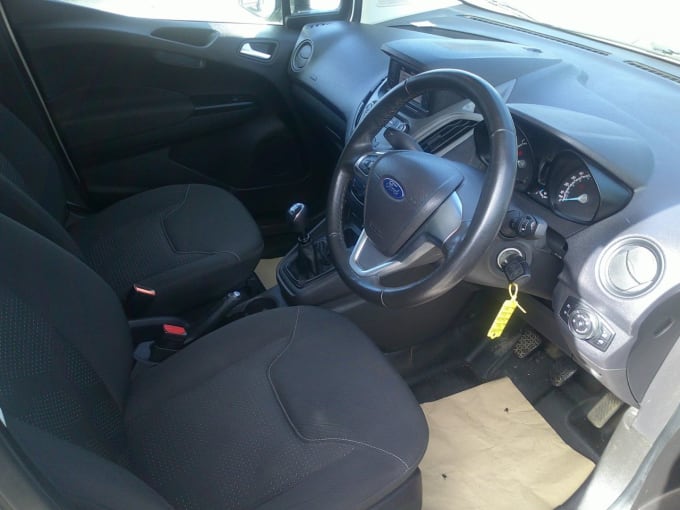 2021 Ford Transit Courier