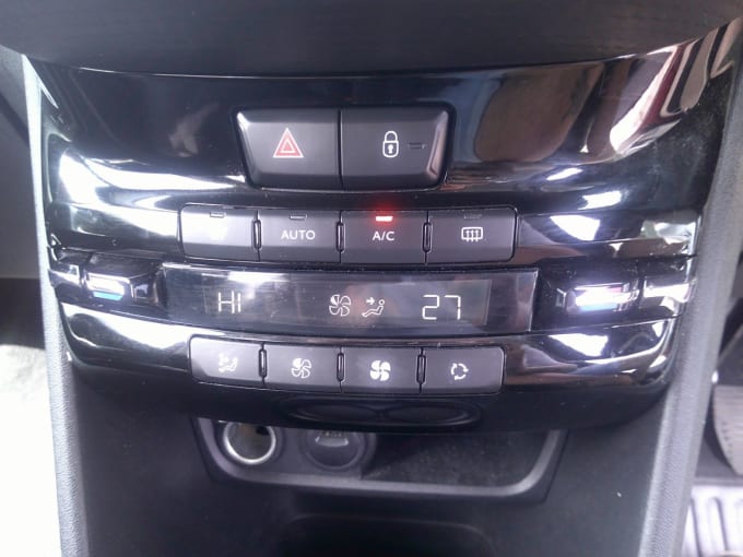 2025 Peugeot 2008