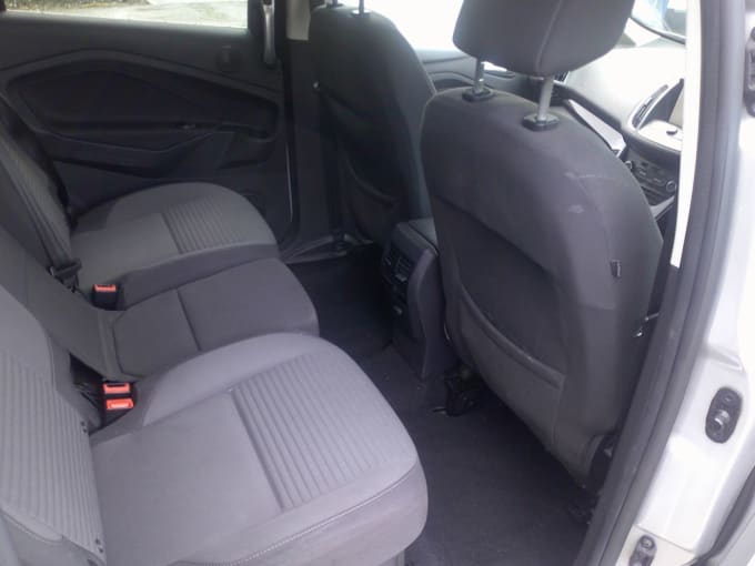 2025 Ford Grand C-max