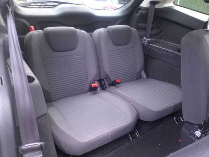 2025 Ford Grand C-max