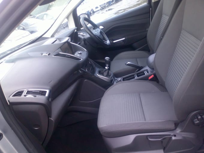 2025 Ford Grand C-max