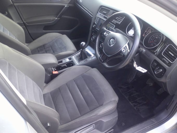 2025 Volkswagen Golf