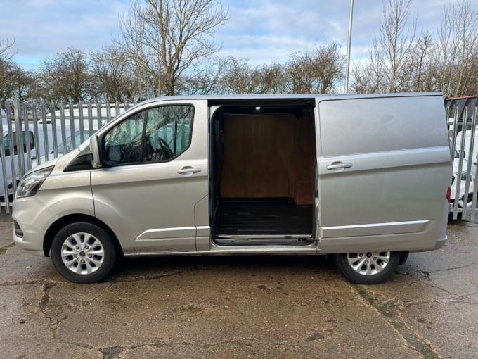 2025 Ford Transit Custom