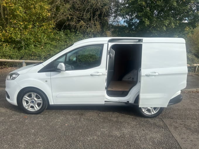 2025 Ford Transit Courier