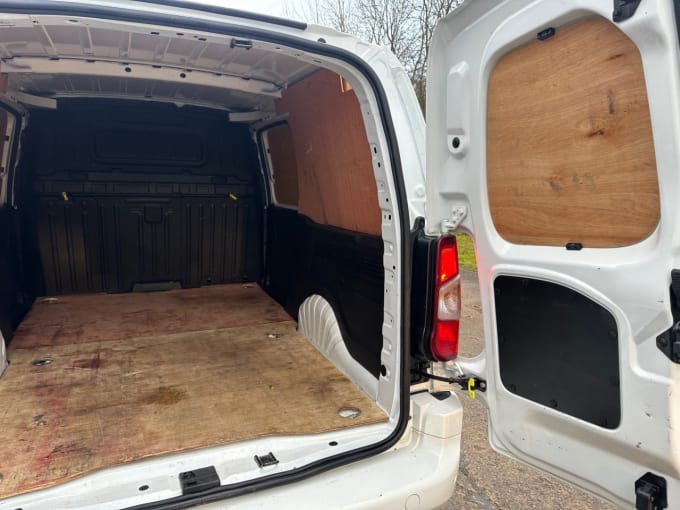 2025 Vauxhall Combo