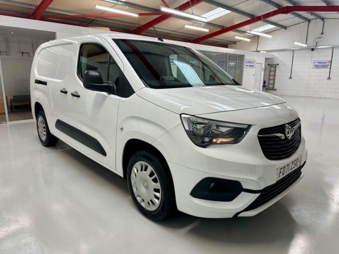 2025 Vauxhall Combo