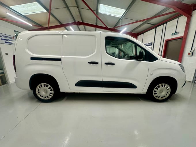 2025 Vauxhall Combo