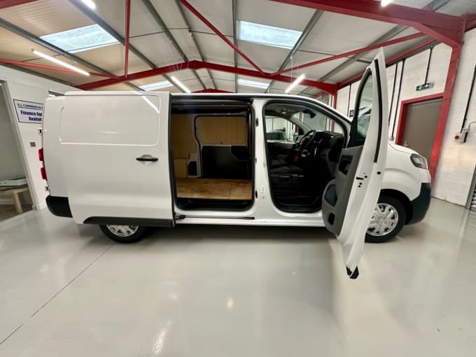 2025 Vauxhall Vivaro