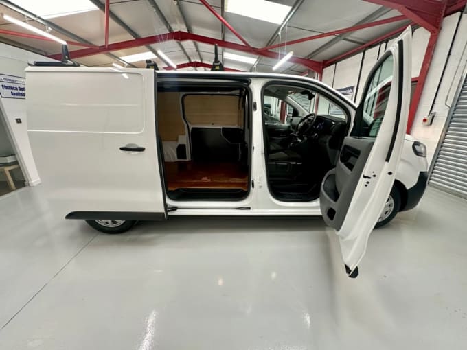 2025 Vauxhall Vivaro