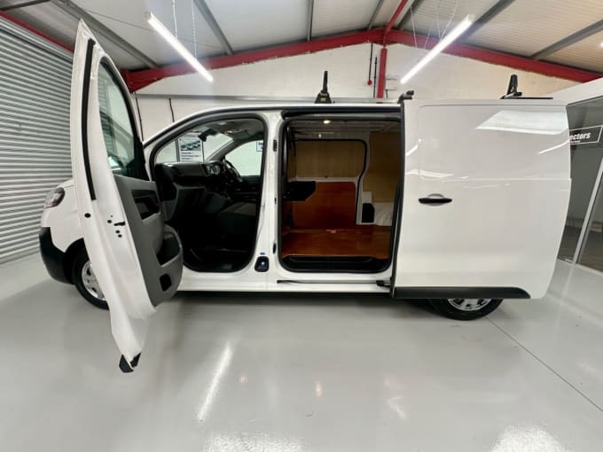 2025 Vauxhall Vivaro