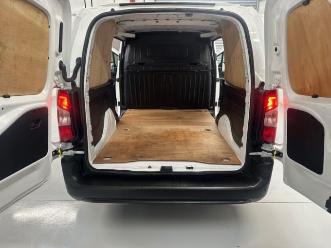 2025 Vauxhall Combo