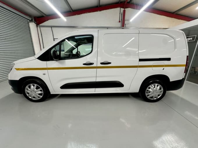 2025 Vauxhall Combo