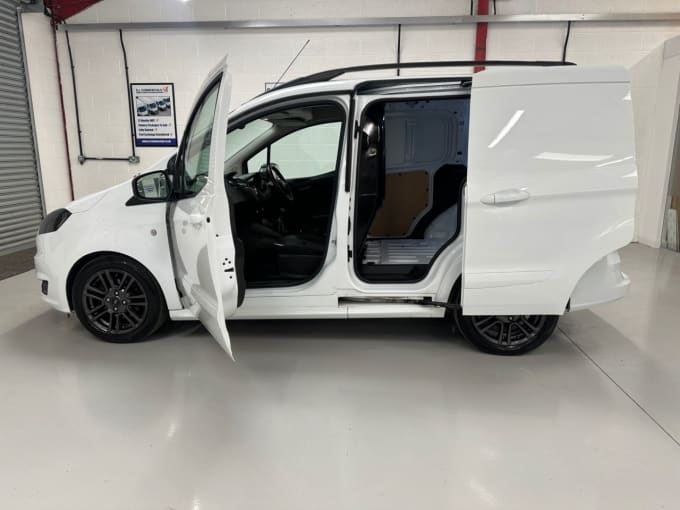 2025 Ford Transit Courier