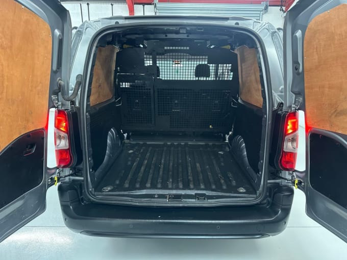 2025 Vauxhall Combo