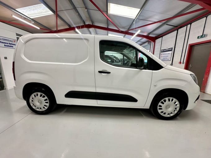 2025 Vauxhall Combo