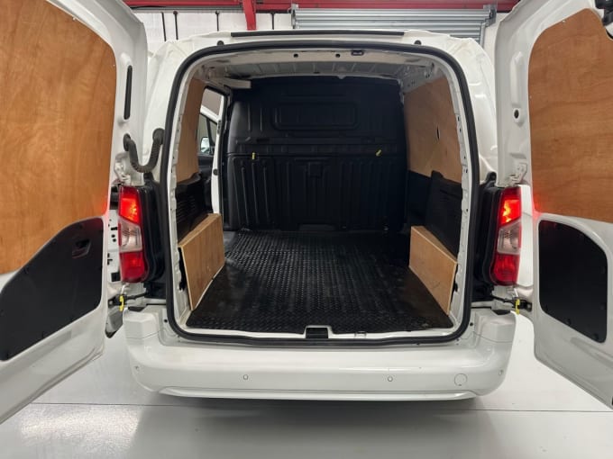 2025 Vauxhall Combo