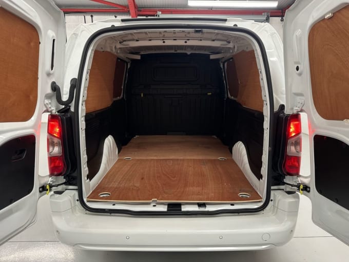 2025 Vauxhall Combo