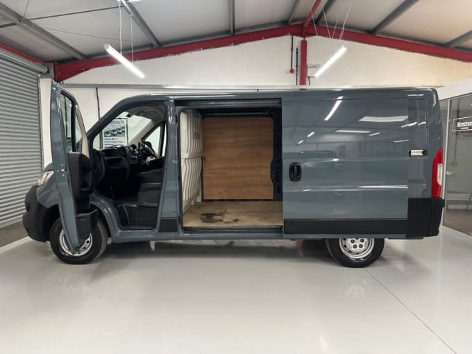 2025 Vauxhall Movano