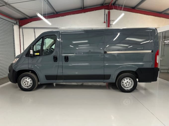 2025 Vauxhall Movano