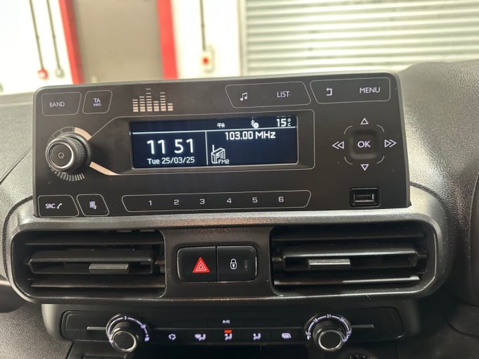 2025 Vauxhall Combo