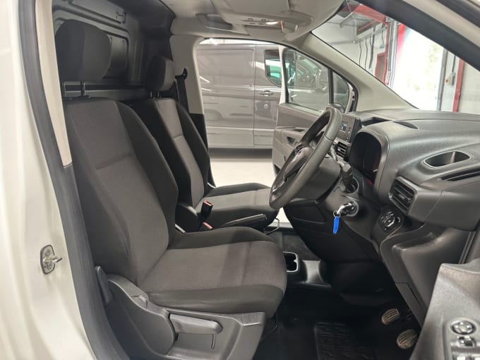 2025 Vauxhall Combo