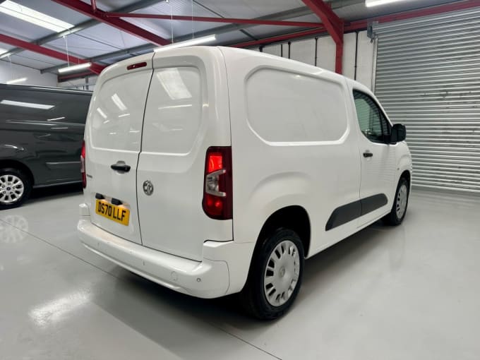 2025 Vauxhall Combo
