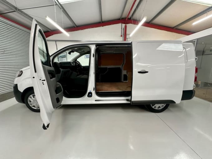 2025 Vauxhall Vivaro