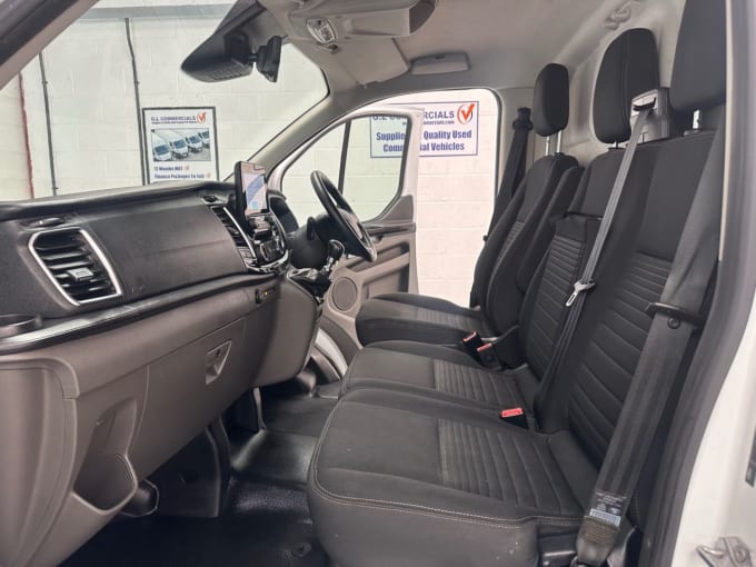 2025 Ford Transit Custom