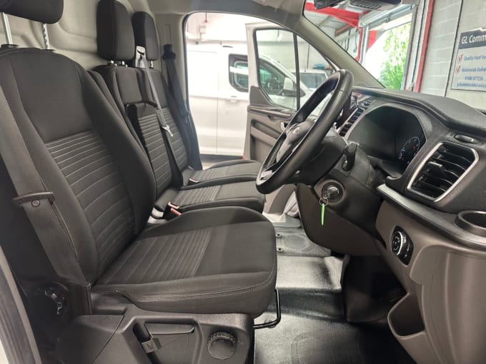 2025 Ford Transit Custom