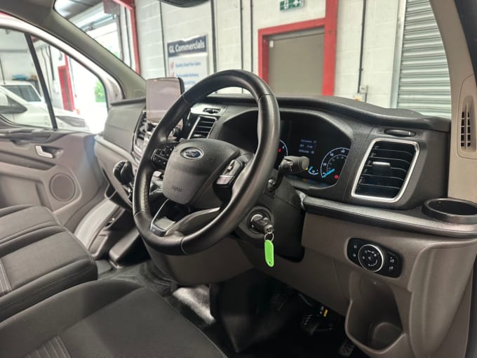 2025 Ford Transit Custom