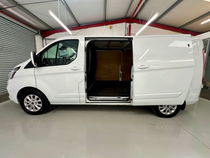 2025 Ford Transit Custom