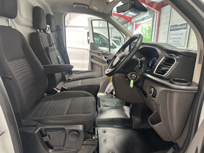2025 Ford Transit Custom