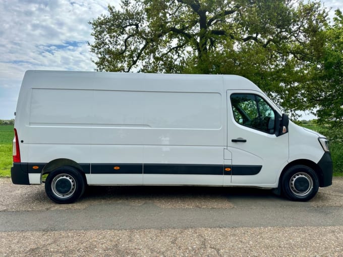 2025 Renault Master