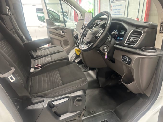 2025 Ford Transit Custom