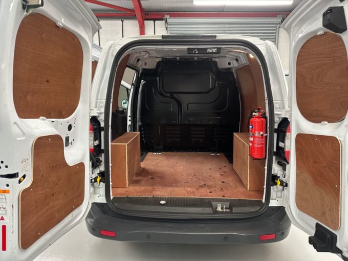 2025 Ford Transit Courier