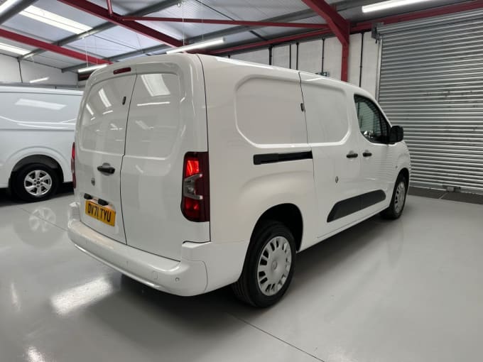 2025 Vauxhall Combo
