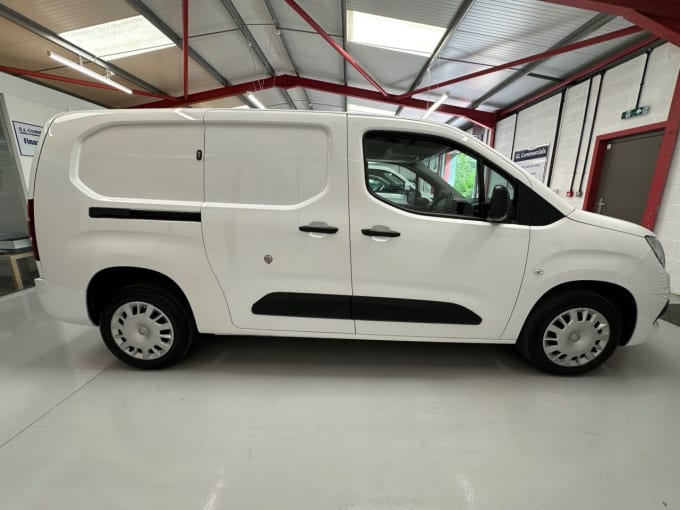 2025 Vauxhall Combo