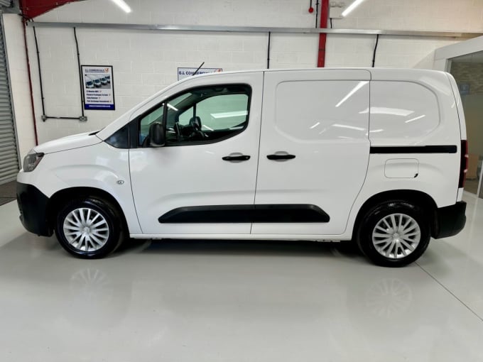 2025 Peugeot Partner