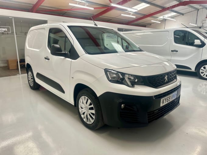 2025 Peugeot Partner