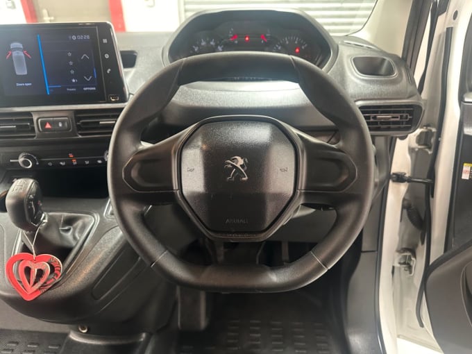 2025 Peugeot Partner