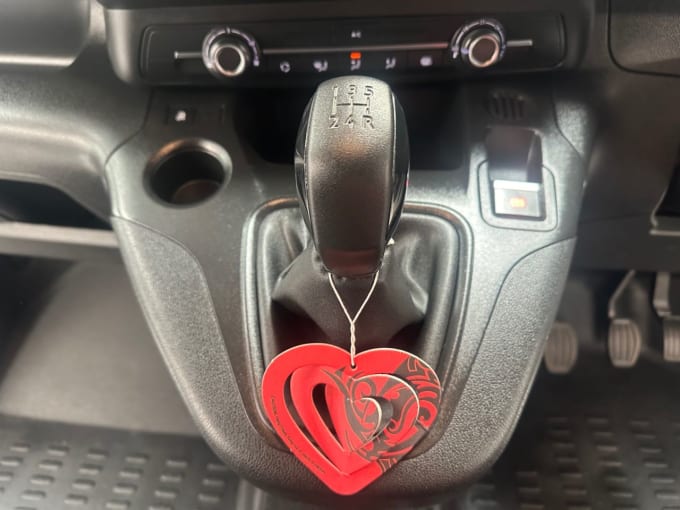 2025 Peugeot Partner