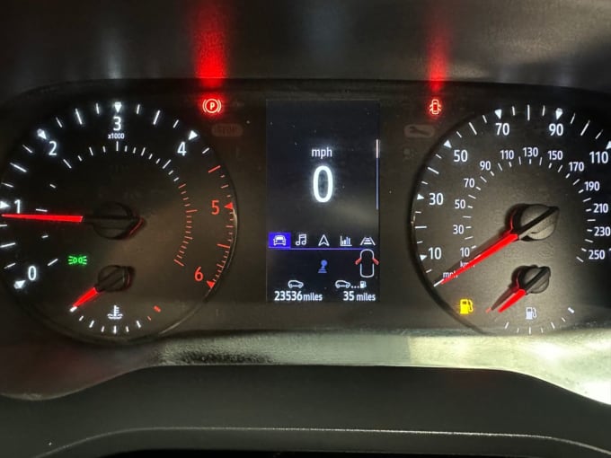 2025 Nissan Primastar