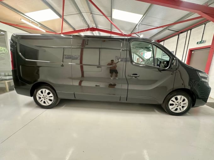 2025 Nissan Primastar