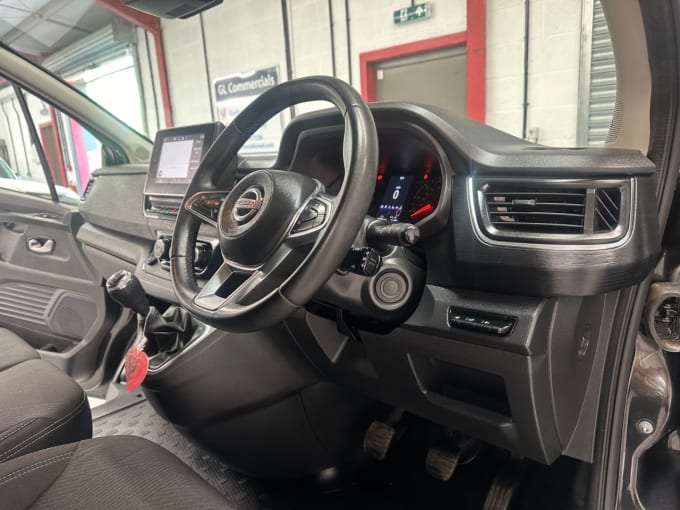 2025 Nissan Primastar